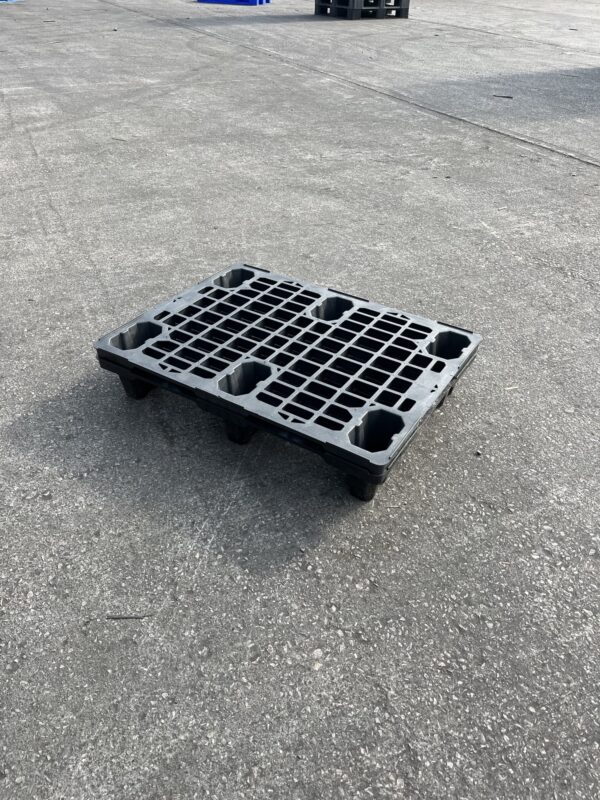 plastic half euro pallet